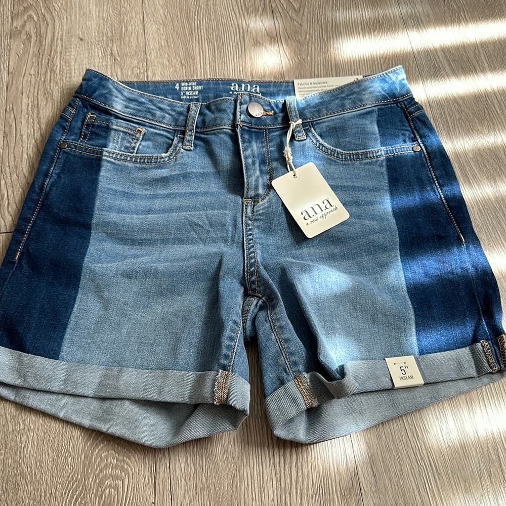 Brand new never worn two tone denim shorts. Size 4! 5” inseam